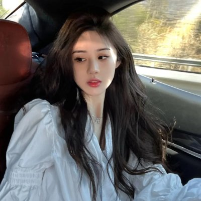 某老艺术家孙女被曝整容，对比照惊人